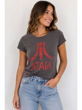 Atari Gray Graphic T-Shirt Women’s Small Red Logo Retro Gaming 100% Cotton
